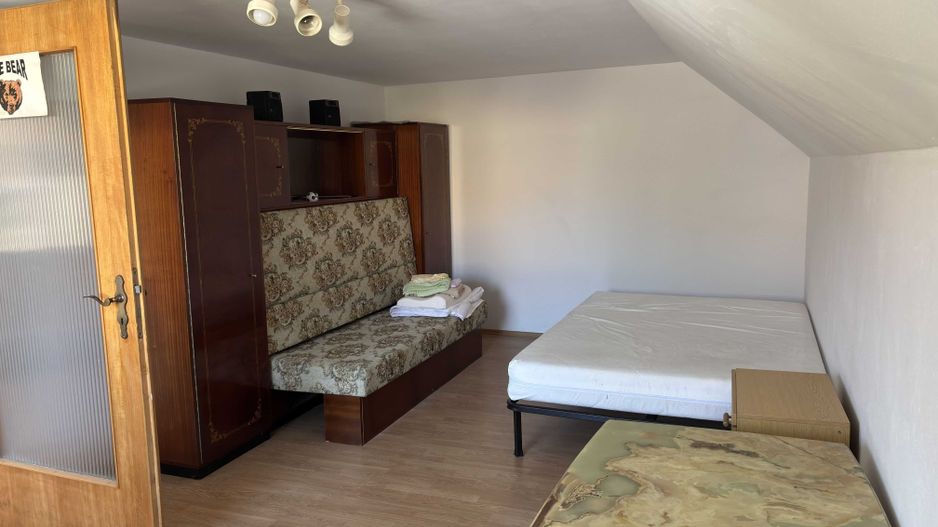Casă deosebită cu grădină liniștită aproape de centru - Poză 8