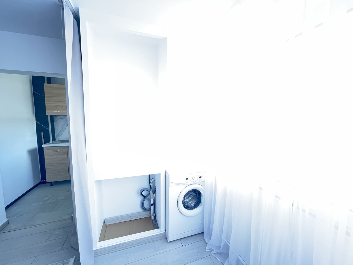Garsonieră de Închiriat | Renovată Complet | Etaj 3 | Radauti - Poză 6