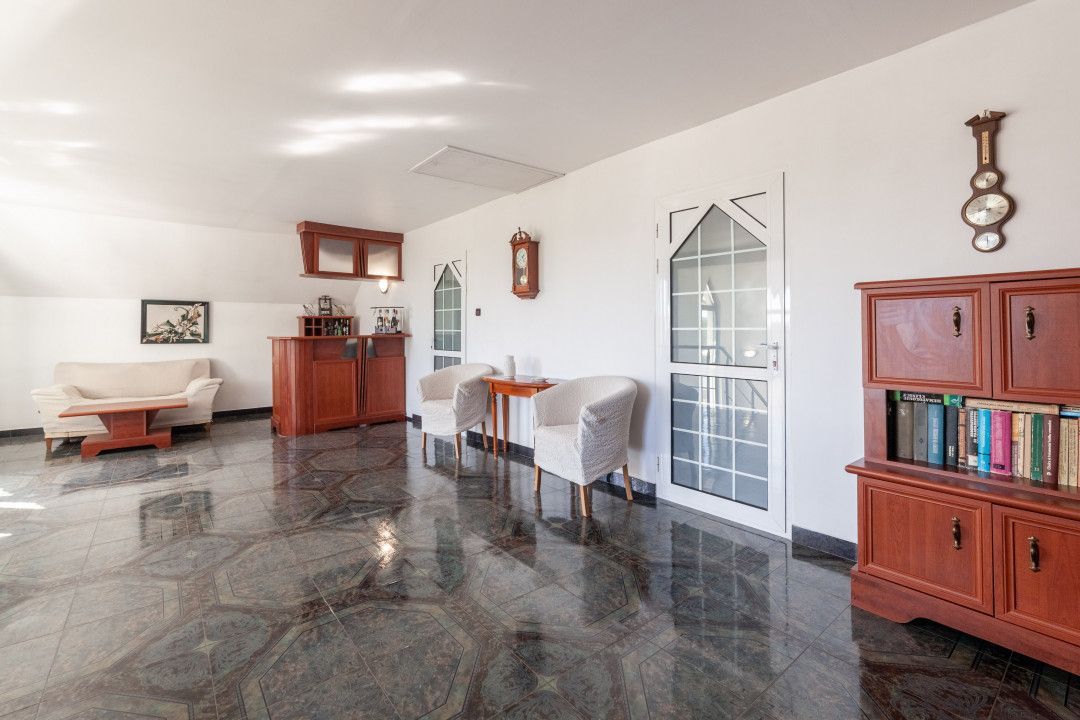 Casa visurilor cu livada roditoare si gradina amenajata - Poză 8