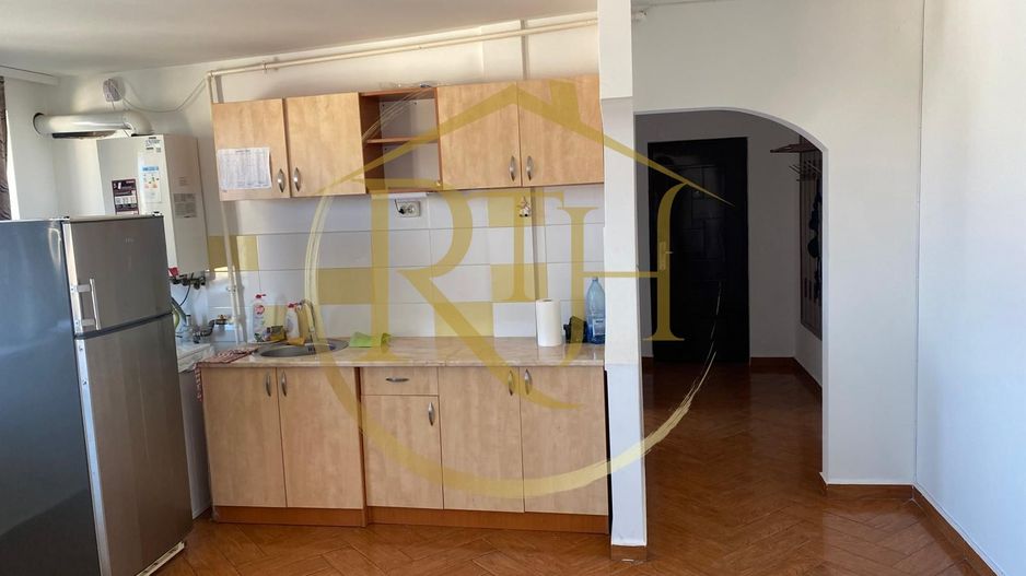 Oferim spre inchiriere ap cu 3 camere la mansarda in Girocului - Poză 2