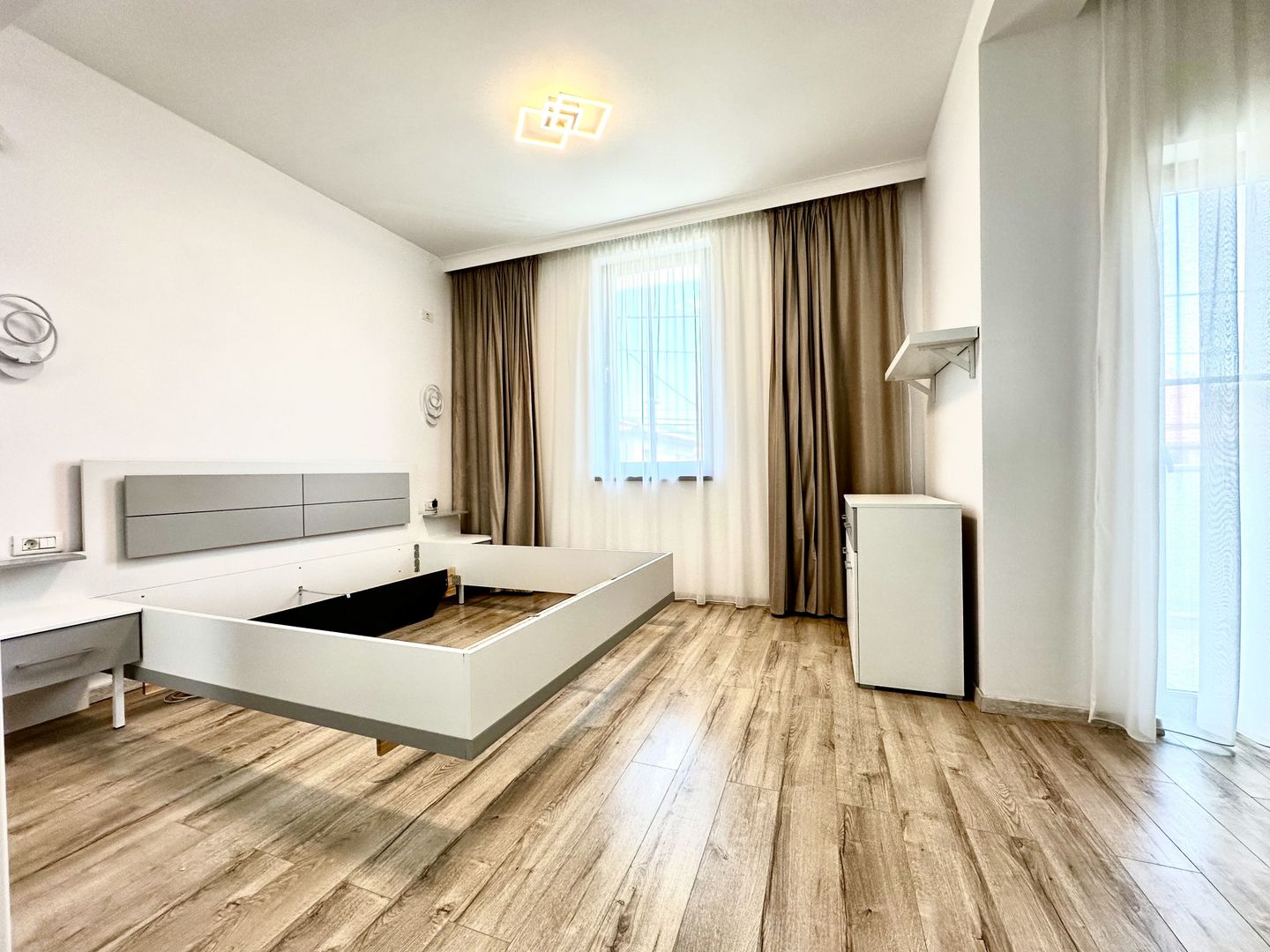 Casa de inchiriat la Liziera Pădurii - intrarea in Dumbrăvița - Poză 1