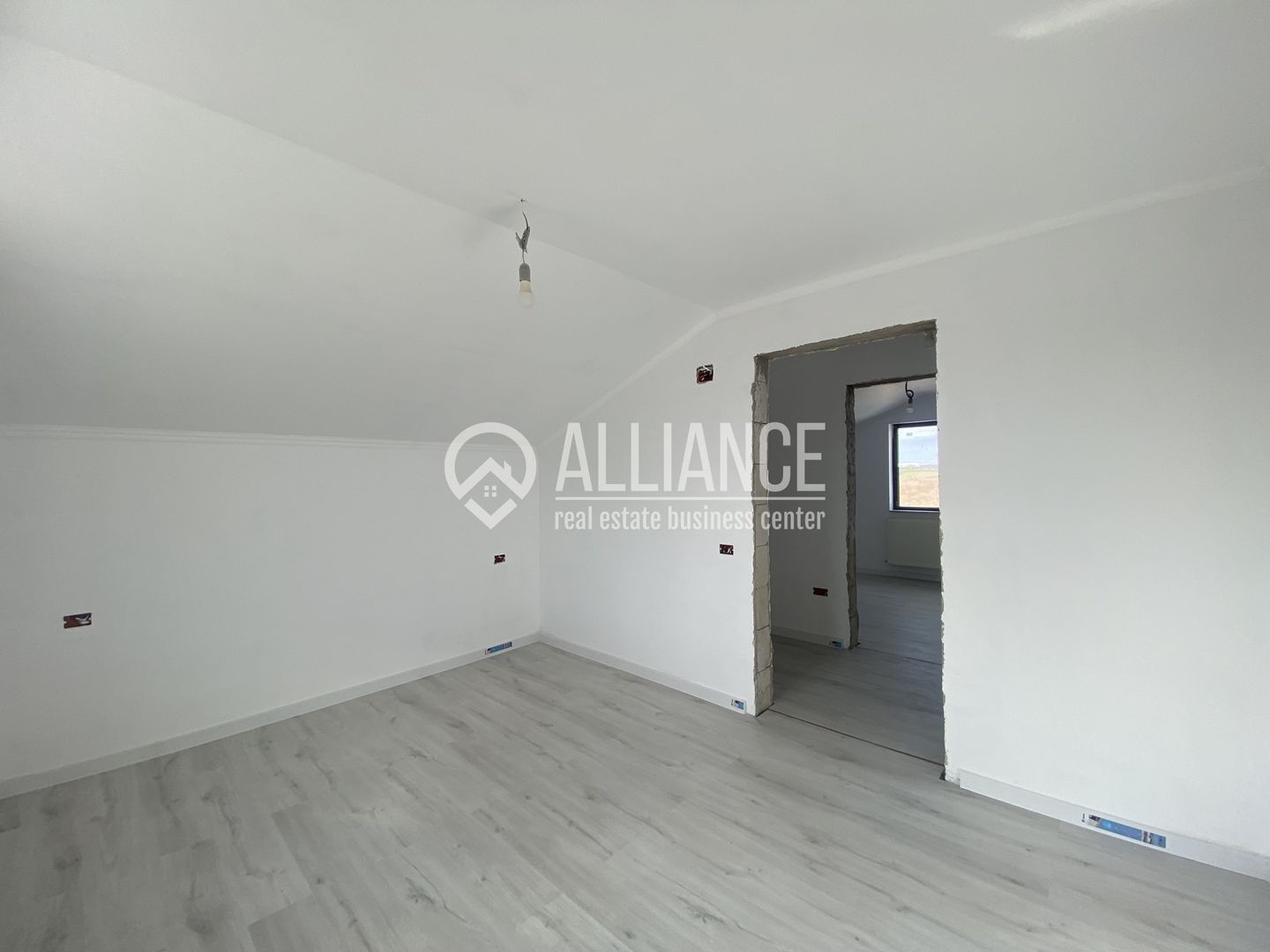 Valu lui Traian (COD 07) Casă P+M cu 5 camere, teren de 517 mp - Poză 17