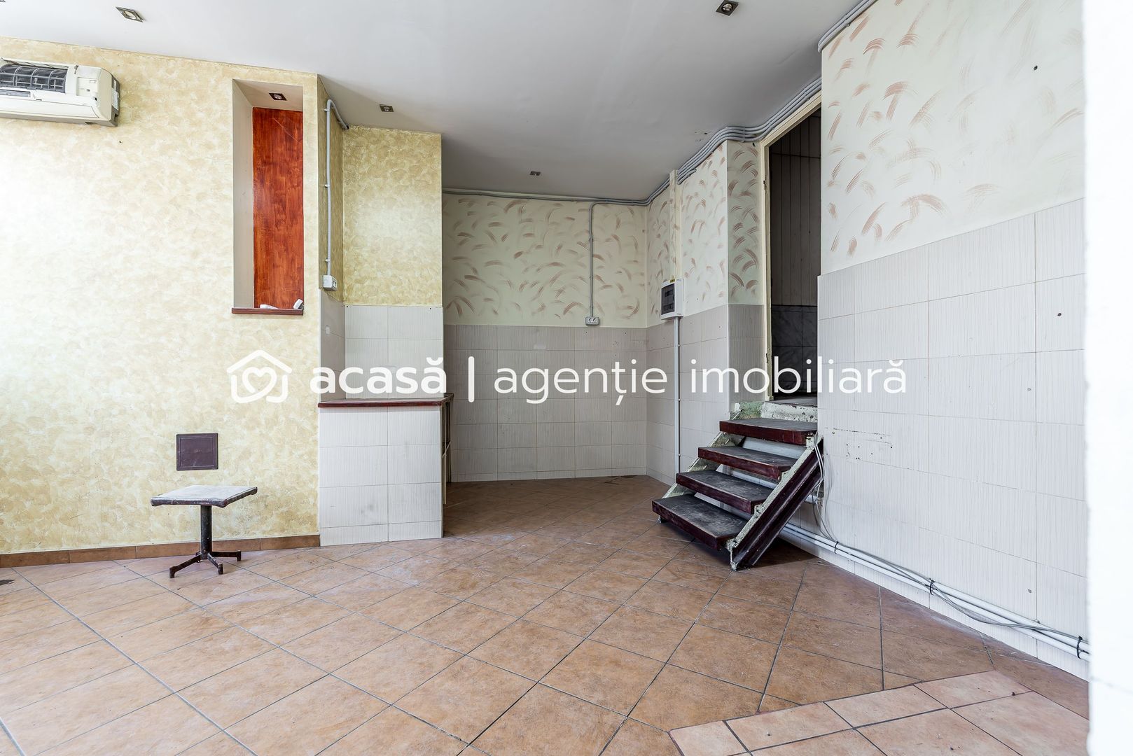Spatiu comercial ,cu vitrina de  in zona Boul Rosu. - Poză 7