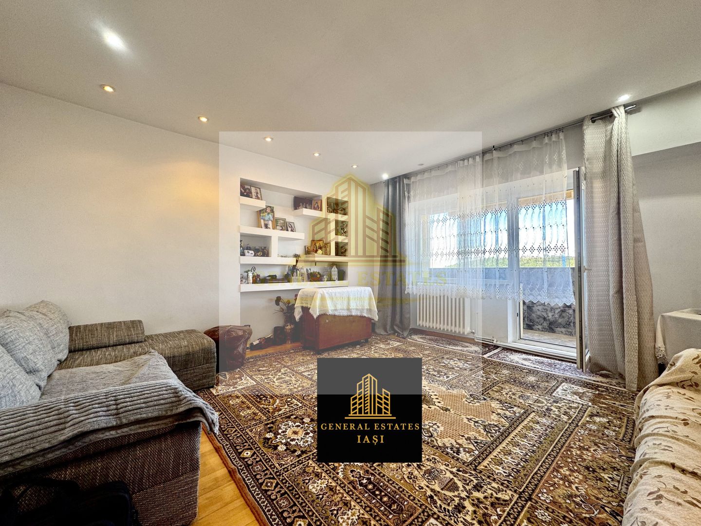 Vânzare apartament în 3 Nivele cu Terasă, Cug-șos.Nicolina - Poză 1