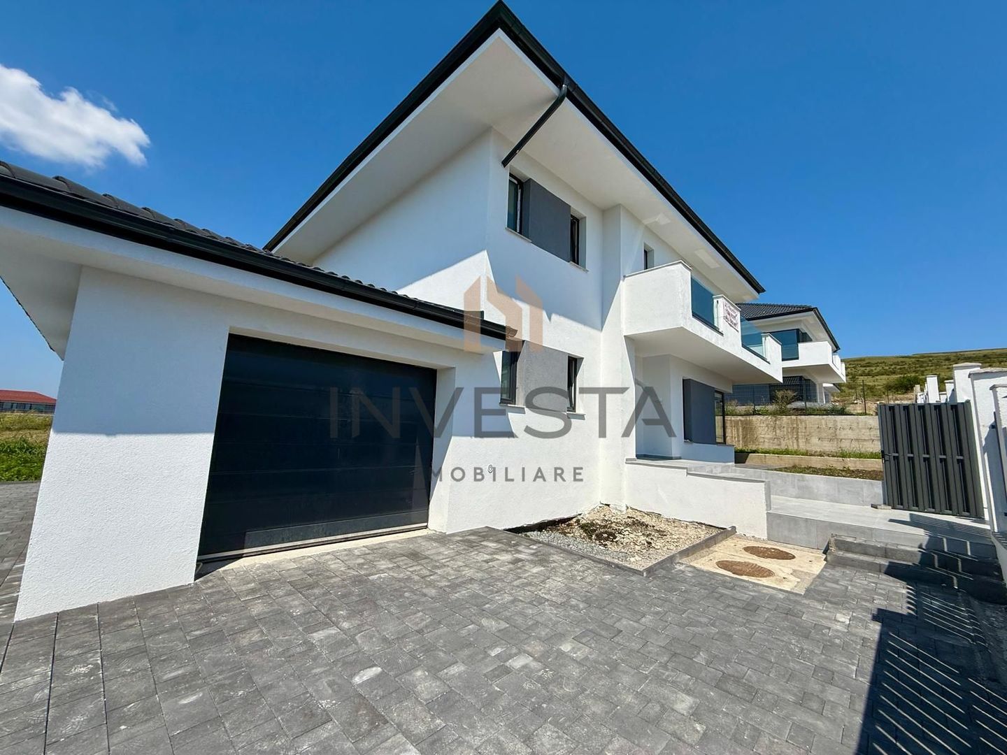 Vila Spațioasă 500mp în Chinteni ideală pentru Familie sau Investiție! - Poză 1