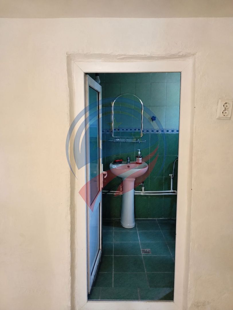 REDUCERE PRET - CASA RENOVABILA + 600 MP TEREN - BARIERA VALCII - Poză 14