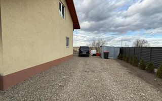 CASA DOTATA CU CENTRALA PROPRIE | CURTE | 5 ARI - Poză 10