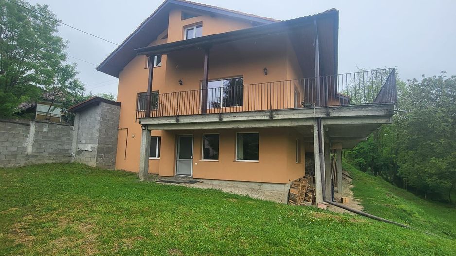 CASA DE 263MP, TEREN DE 8142M2 IN OARDA DE SUS LA 350.000, NEGOCIABIL - Poză 1