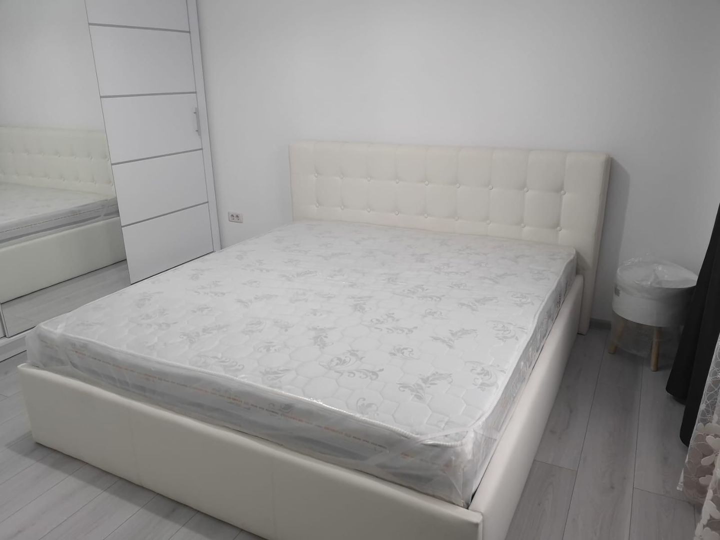 Soarelui | Bloc nou | Loc de parcare | Curte proprie | Mobilat si Utilat - Poză 12