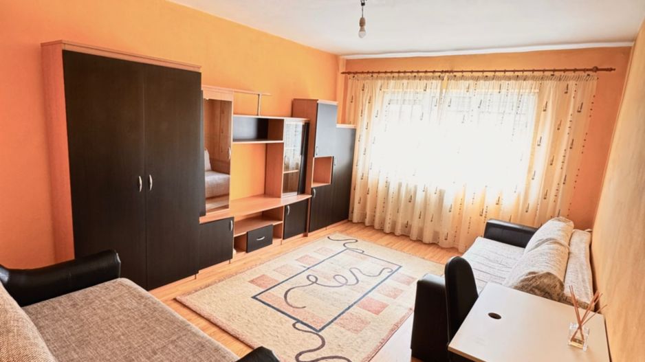 Apartament cu o cameră, decomandat – Rogerius - Poză 1