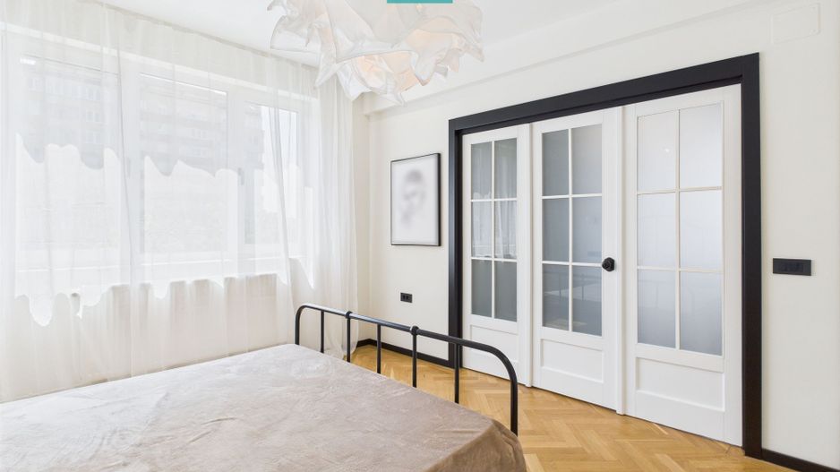 Apartament modern situat central în Oradea - Poză 14