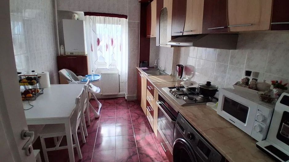 Apartament 3 camere, D.,2 bai, 65mp 135000euro Pacurari - Poză 1