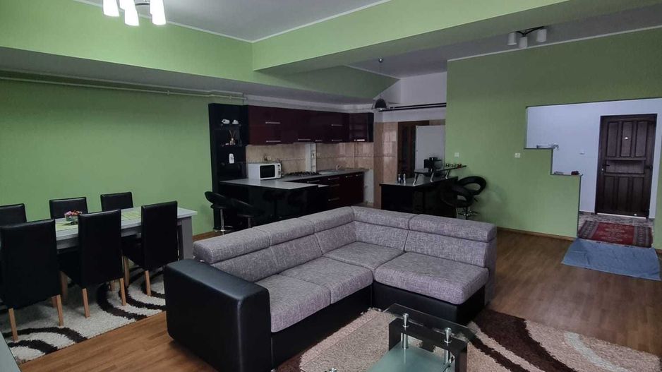 Vand apartament 90 mp in micro 17, Independentei - Poză 1