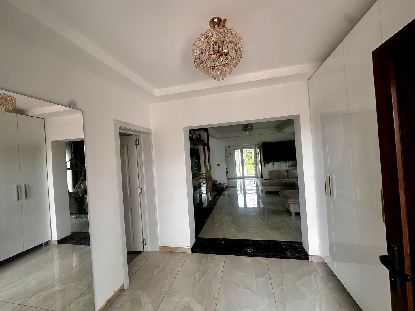 Casa individuala 4 camere  P+1E in Dudestii Noi - Poză 3