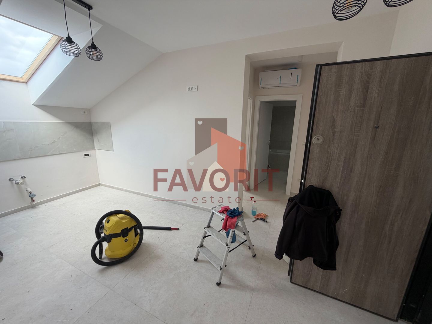 NOU. Disponibil imediat. Decomandat. Zona Soarelui - Poză 3