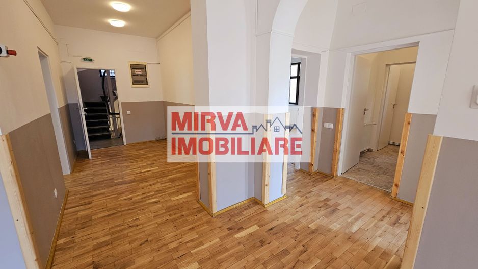 2 Vile Interbelice | Zonă Centrală | Renovate Integral 2024 - Poză 23