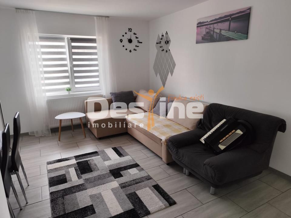 Casa Baicoi Central 125 mp s.u. 1364 mp teren. - Poză 1