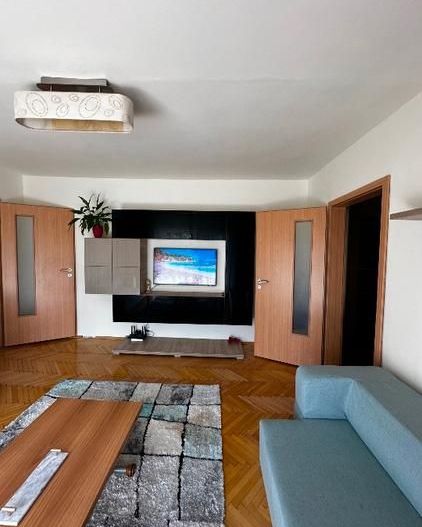 Complex-Studentesc | 3 Camere | 2 Bai |  Etaj Intermediar - Poză 2