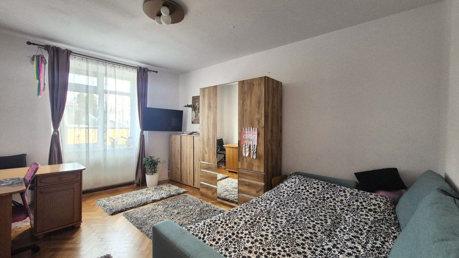 Piața de Miercuri, casă singură în curte, renovată 2025 - Poză 9