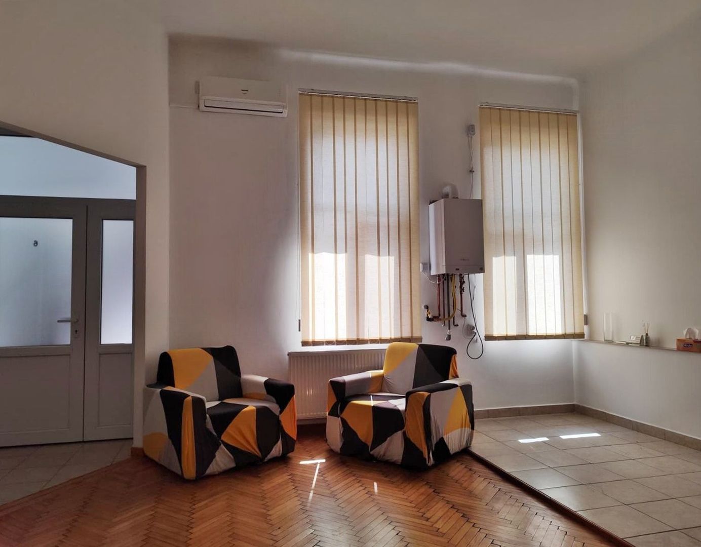 Spatiu birou de inchiriat, situat pe str.I.Vulcan, Oradea - Poză 1