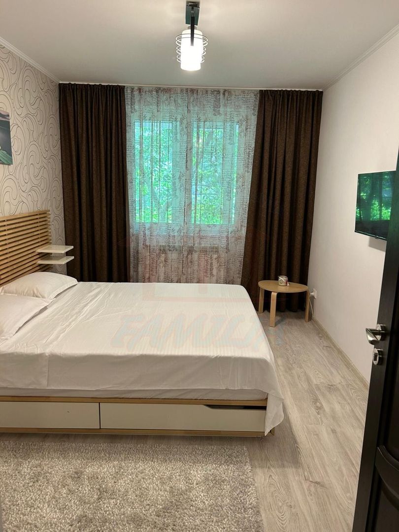 📍De închiriat 2 camere, Central, 450 Euro/luna - Poză 6