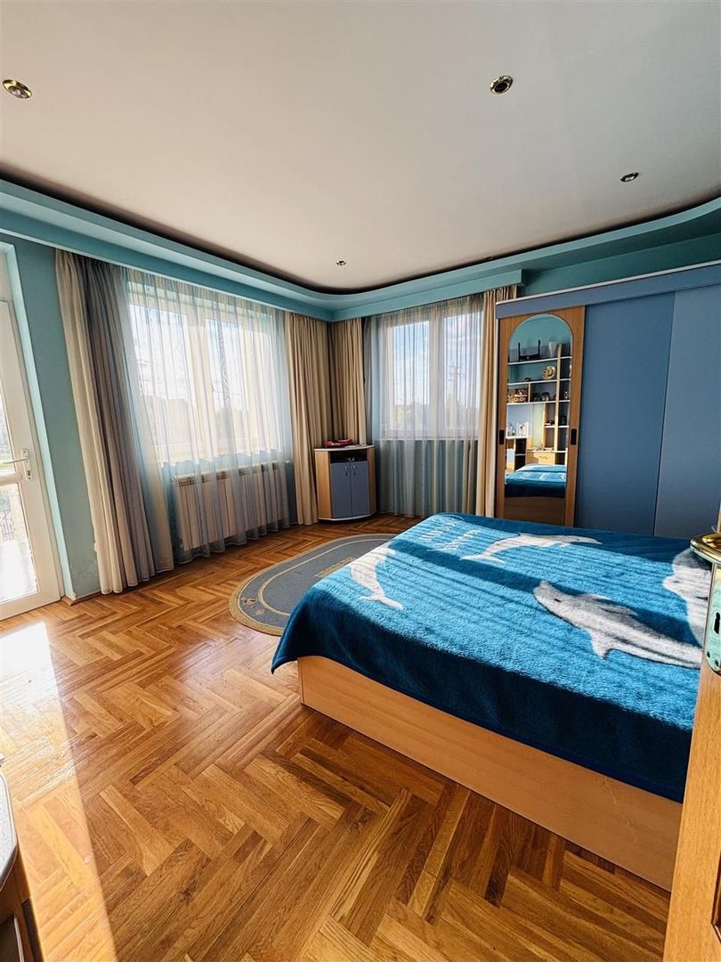 VILA CU 14 CAMERE SI 3405 MP TEREN IN SANMARTIN - Poză 20