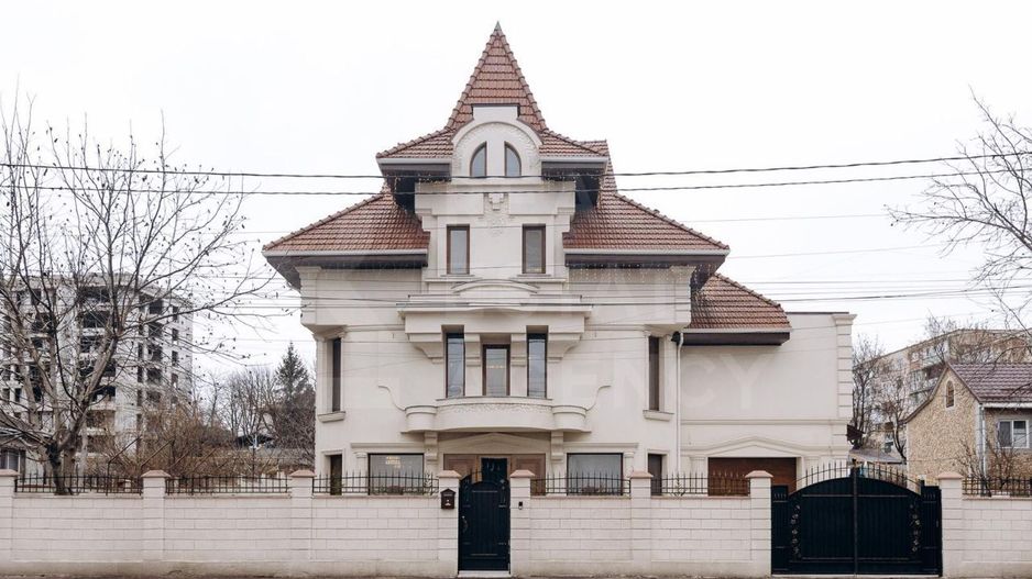 Vânzare, casă, 3 nivele, 300 mp+7,2 ari, str. Chișiniău, Cricova - Poză 1