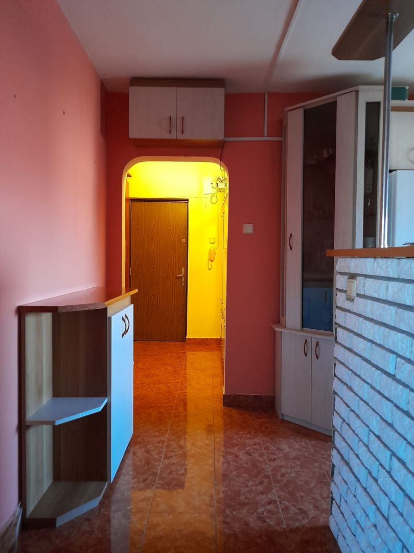 Apartament cu o camera, de vanzare, situat in zona Dacia, Oradea. - Poză 4