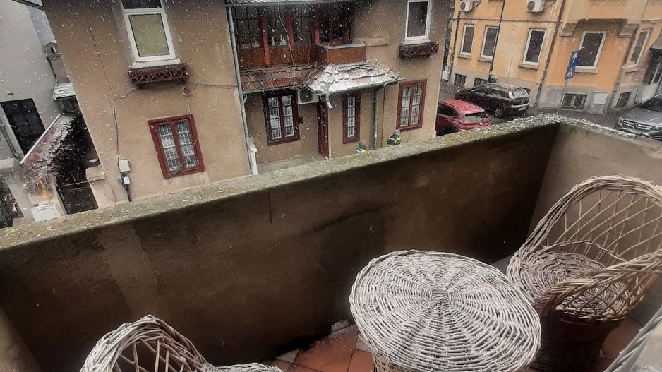 Se ofera spre inchiriere Ap.2 cam vila et.1 Dorobanti - Poză 1
