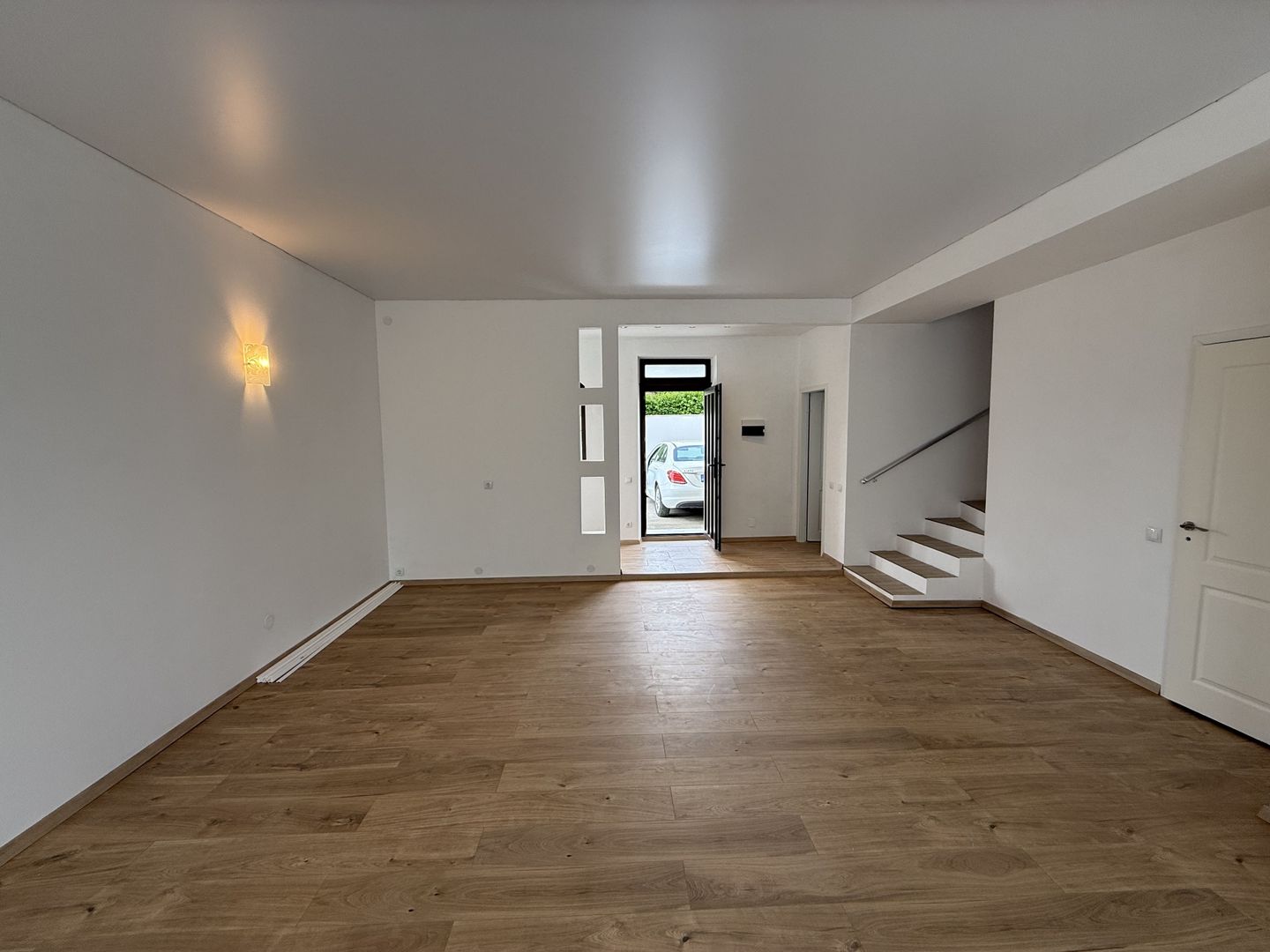 Vila 4 camere cu arhitectura deosebita langa pădure in Corbeanca ! - Poză 4