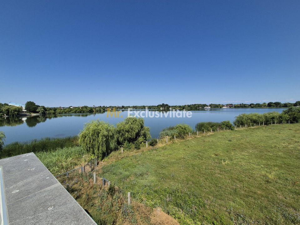 Priveliste spre lac! - Poză 10
