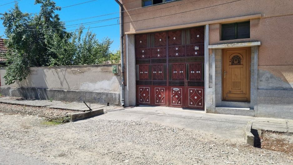 De vanzare casa cu 3 camere in Ciresu - Poză 3