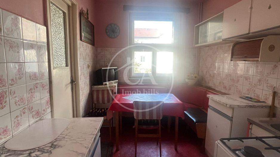 Apartament cu 3 camere de vânzare în zona Rogerius, Oradea - Poză 7