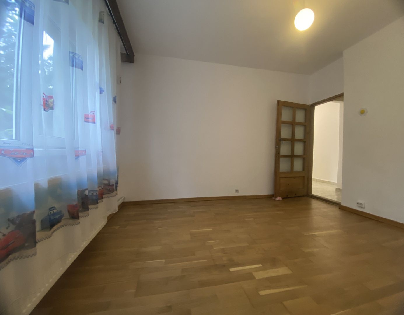 Micro 3, etajul 1! Vanzare apartament cu 3 camere, decomandat - Poză 3