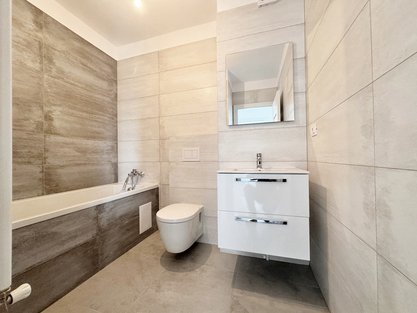 Apartament cu 3 camere, Adora Park. cu 2 locuri de parcare - Poză 6