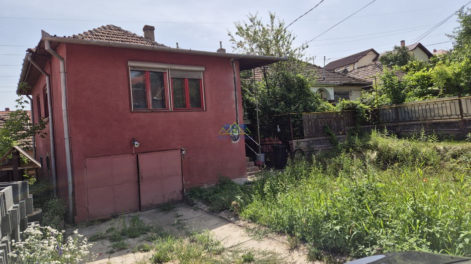 Vand casa 3 camere, garaj, curte, baie si buc, zona Gh. Apostol, 277mp - Poză 5