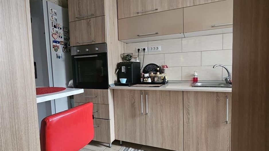 Apartament 3 camere Cetate et.3 pivnita bloc caramida - Poză 8