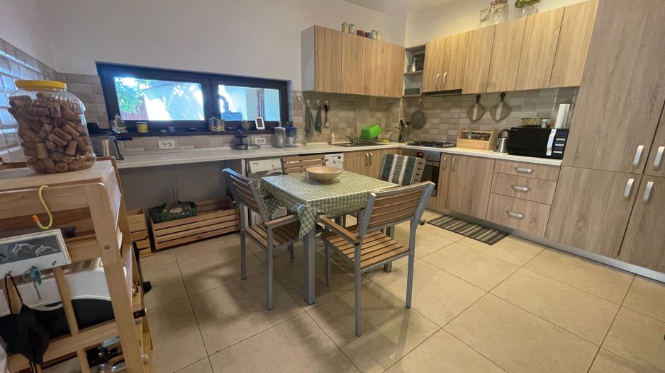 Casa spatioasa de inchiriat -ideala pentru o familie - Poză 4