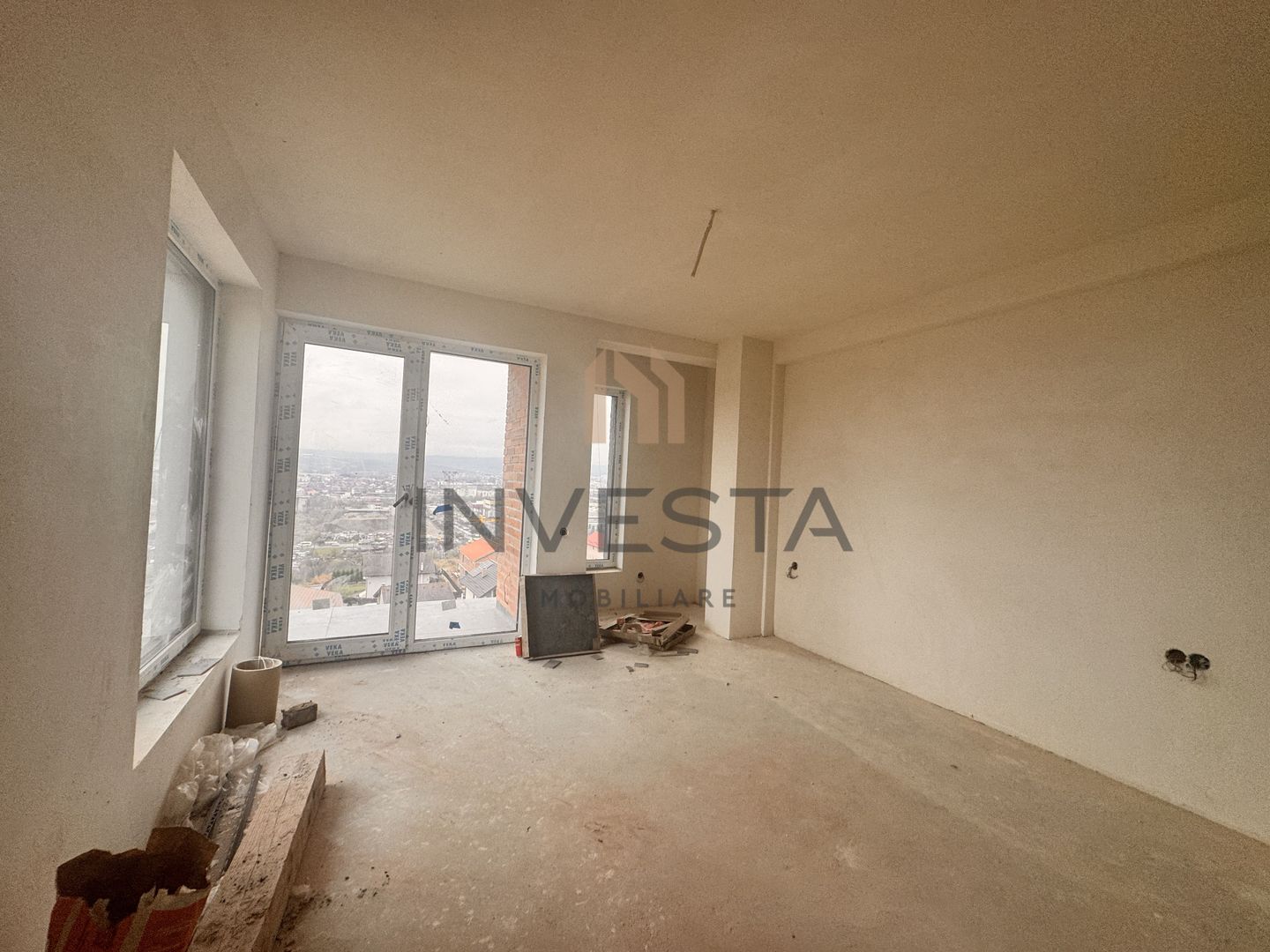 Duplex cu rooftop panoramic, garaj și curte proprie – cartier Voronet - Poză 10