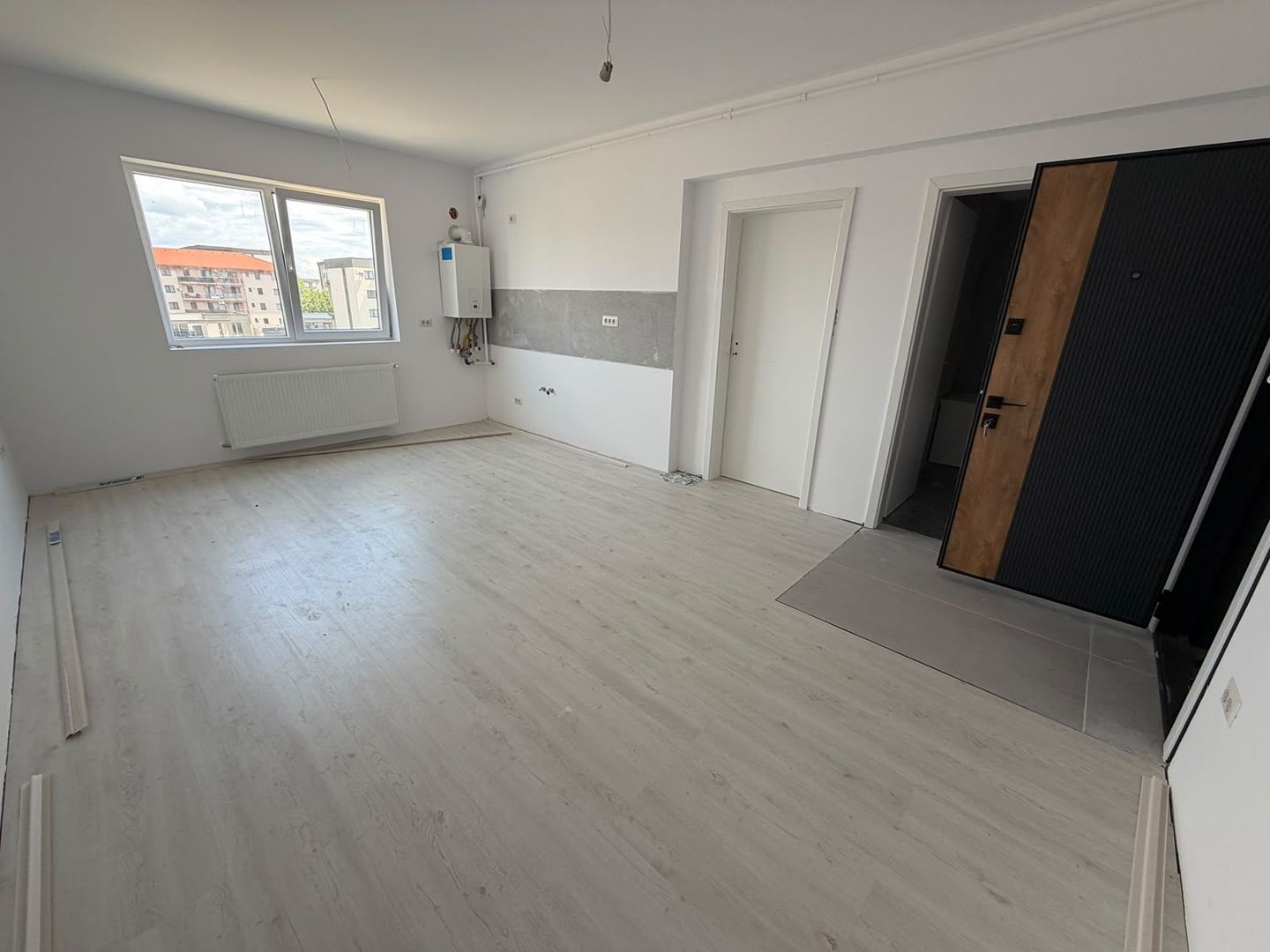 STUDIO - DORMITOR SEPARAT, PARCARE, BUCATARIE INCHISA, COMIS 0% - Poză 1