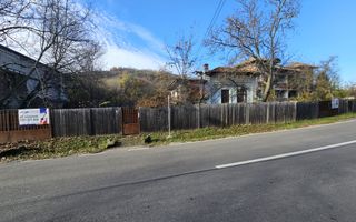 Proprietate deosebită în orașul Ștefănești, intrare pe strada Izvorani - Poză 3