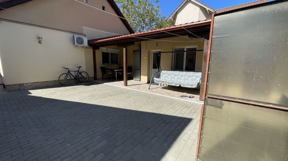 Casa cu teren frumos si garaj zona Mehala - Poză 19