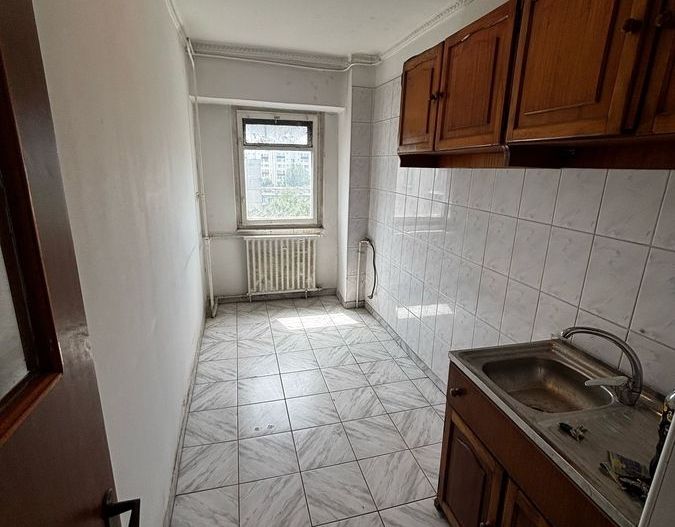 GARSONIERA SPATIOSA  METROU APARATORI PATRIEI - Poză 6