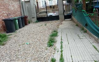 Vand 3 apartamente intr-o vila cu 1 etaj - Poză 1