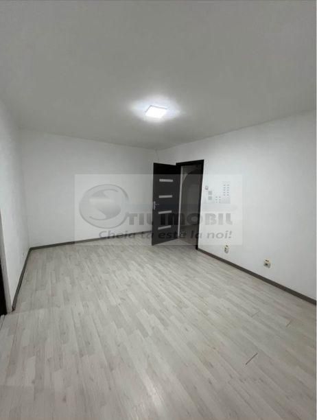 Spațiu comercial de vânzare – Splai Bahlui Mal Drept-105 000 € - Poză 1