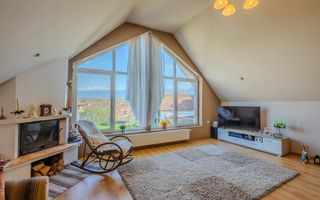 Casa individuala cu teren mare, vedere spre munti,  Avrig,  jud. Sibiu - Poză 1