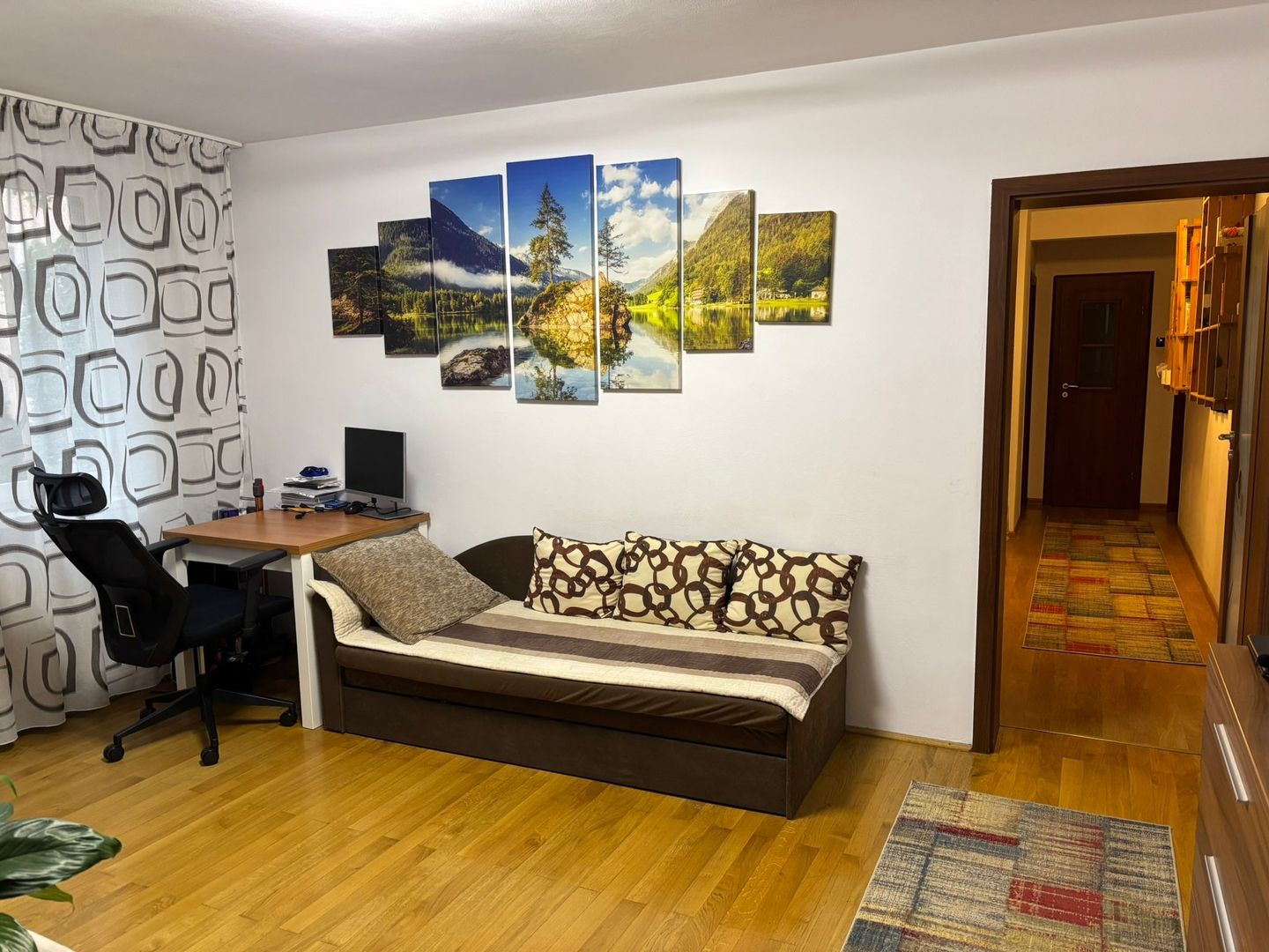 Apartament 4 camere, zona Centrul Civic - Poză 2
