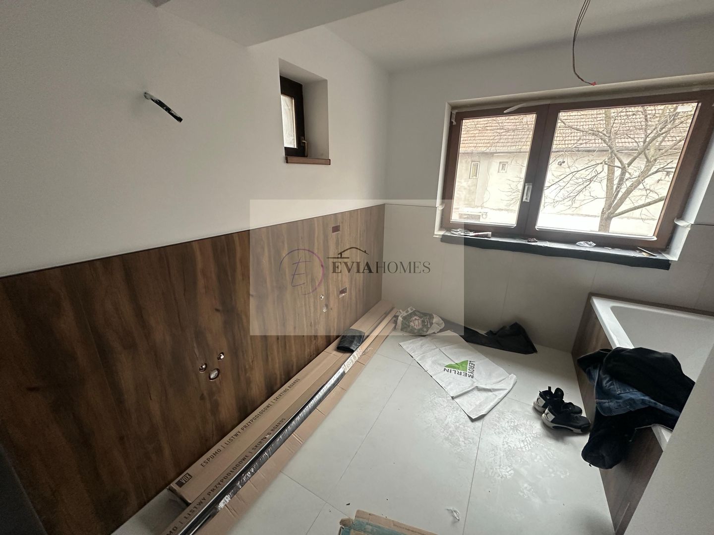 4 camere/ 2 bai / parcare in curte / zona strazii Bucuresti / 2350E mp - Poză 7