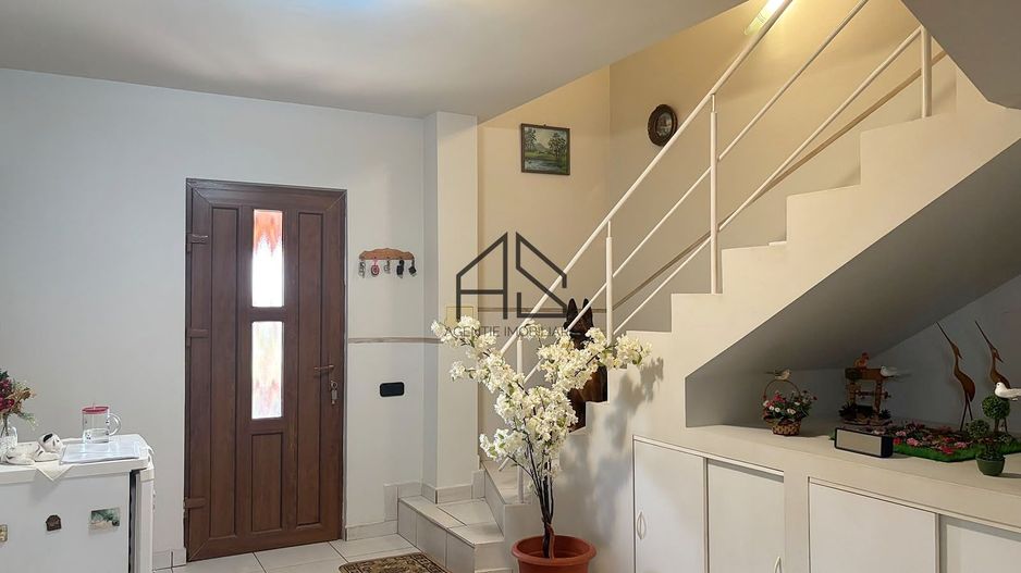 Casă de vânzare Oncea | 3 dormitoare + garaj | teren 810 mp - Poză 3