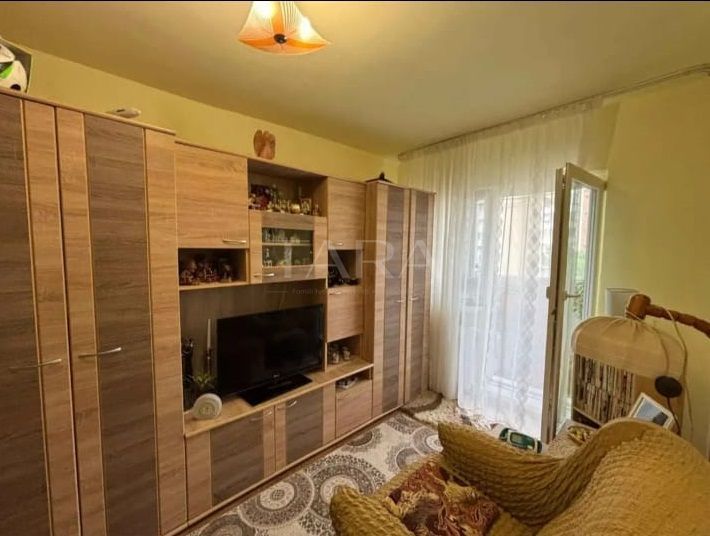 De vanzare cu 4 camere decomandat in Manastur - Poză 1